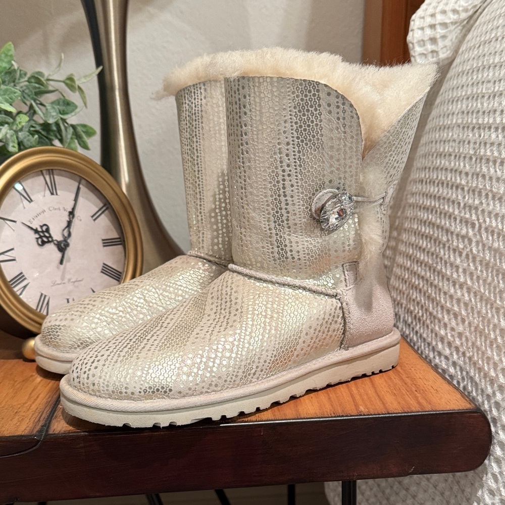 UGG Silver Ankle Boots with Cream Fur